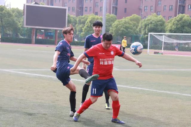 穆里尼奥希望引进埃尔莫索和博卡中场梅迪纳